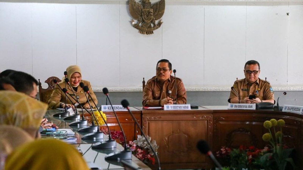 Kemendagri menetapkan Pemkab Serang sebagai pilot project percepatan penurunan angka kematian ibu (AKI) dan angka kematian bayi (AKB) berkat keberhasilannya menurunkan angka tersebut hingga 70 persen dalam empat tahun terakhir.