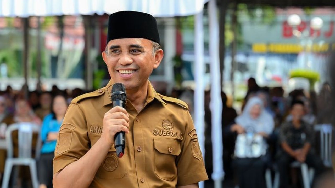 Gubernur Sulteng, Anwar Hafid, mengatur ulang kebijakan perjalanan dinas untuk efisiensi anggaran dan meningkatkan kesejahteraan ASN, dengan mengalokasikan penghematan untuk pendidikan.