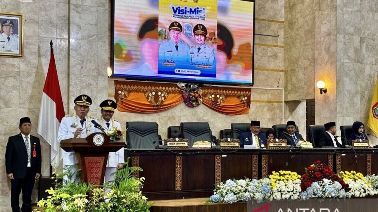 Gubernur Kalimantan Selatan, Muhidin, menegaskan komitmennya untuk mencopot kepala dinas yang dinilai tidak kompeten dan tidak memberikan pelayanan maksimal kepada masyarakat.