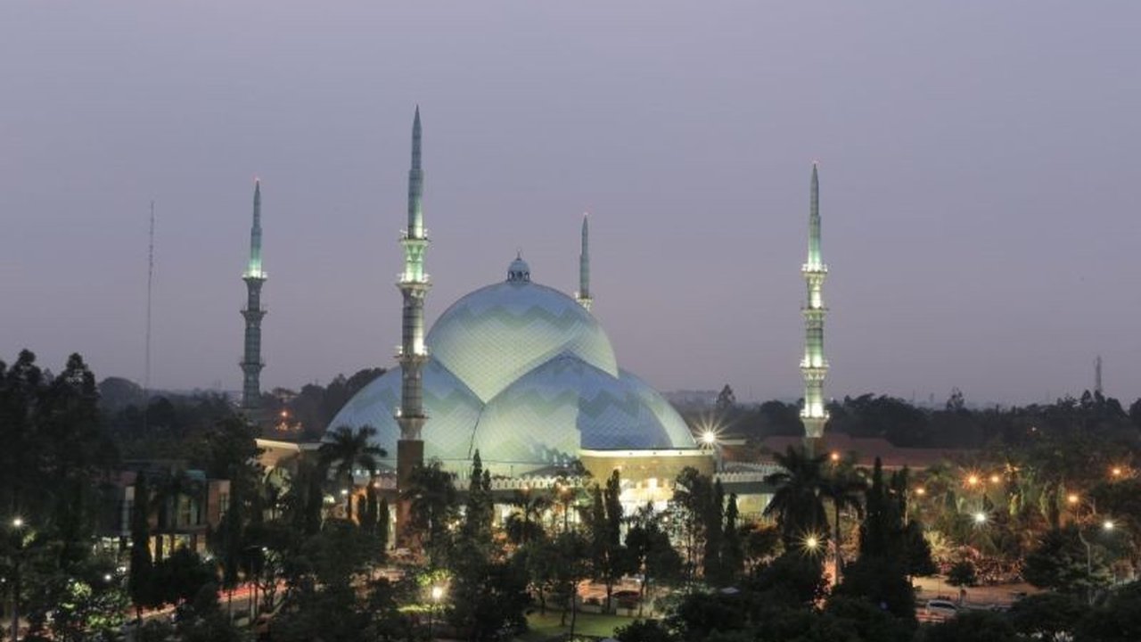 Masjid Raya Al-A'zhom Gelar 'Al-A'zhom Ramadhan Fest': Lomba, Bazar UMKM, dan Sahur Bersama!