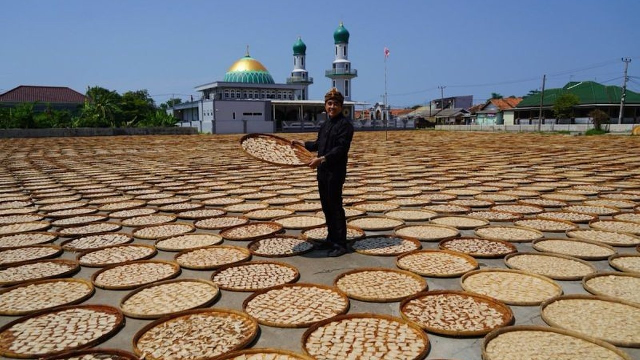 Kementerian Kelautan dan Perikanan (KKP) menginisiasi pengembangan kawasan hilirisasi hasil kelautan dan perikanan untuk meningkatkan nilai tambah produk dan perekonomian.
