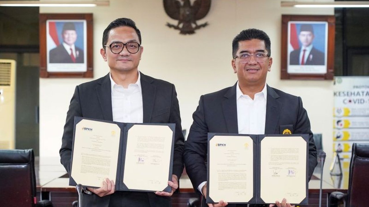 Universitas Indonesia (UI) dan Badan Pengelola Keuangan Haji (BPKH) berkolaborasi untuk meningkatkan kualitas pendidikan, riset, dan literasi keuangan syariah, khususnya terkait pengelolaan dana haji.