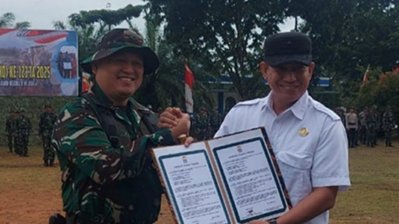 TNI Kodim 0418 Palembang membangun jalan sepanjang 1.200 meter di Kecamatan Gandus melalui program TMMD ke-123, menghubungkan permukiman Tanjung Wahid Talang Kepuh dan Jalan Sofyan Kenawas, Talang Kemang, untuk meningkatkan akses dan perekonomian warga.