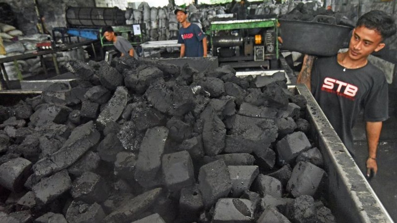 Kementerian Perdagangan Indonesia (Kemendag) melakukan penjajakan bisnis dengan perusahaan Inggris untuk memperluas pasar ekspor arang kayu, yang pada 2024 mencapai 351 juta dolar AS.