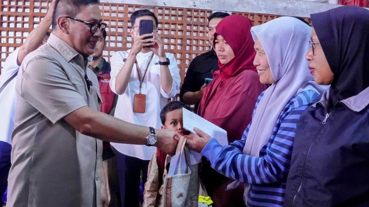 Pemerintah Kota Bukittinggi menyalurkan bantuan sembako dan PKH tahap I tahun 2025 kepada 2.751 KPM, tepat di bulan Ramadhan.