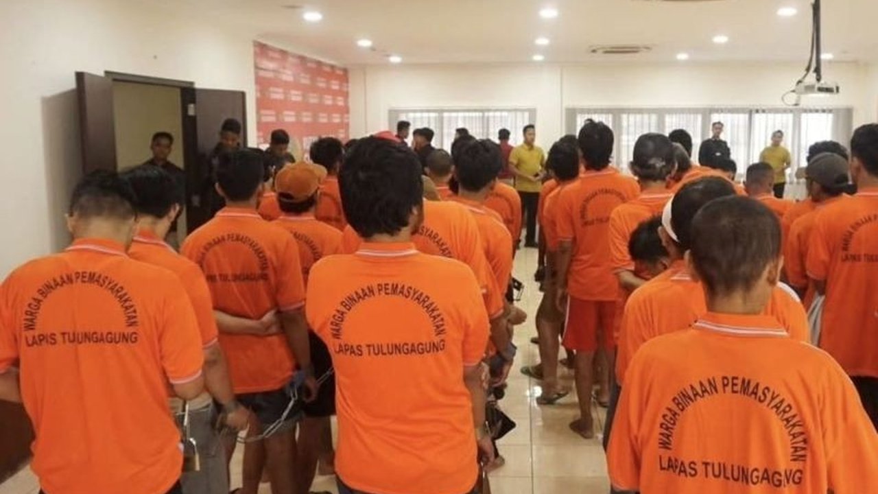 Lembaga Pemasyarakatan Tulungagung menerima 40 narapidana dari Rutan Surabaya untuk mengatasi kelebihan kapasitas dan meningkatkan efektivitas pembinaan.