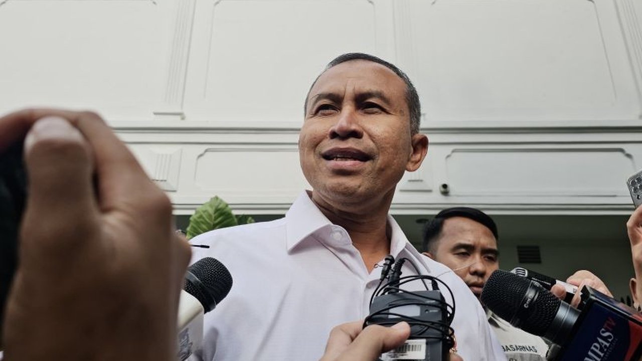 Badan SAR Nasional (Basarnas) mengerahkan tim dan peralatan dari Jakarta dan Bandung untuk membantu korban banjir di Jabodetabek, terutama Bekasi yang terdampak terparah, akibat hujan ekstrem beberapa hari terakhir.