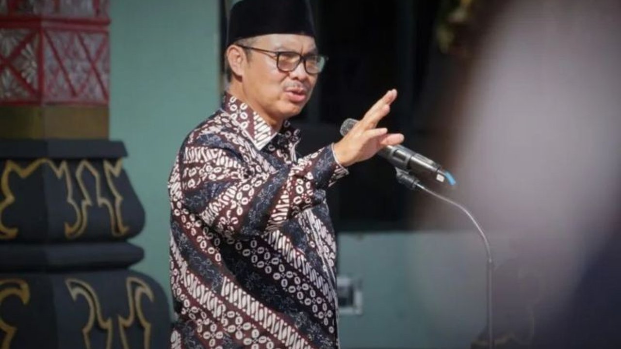 Jogja Corruption Watch (JCW) memberikan apresiasi atas keputusan Wali Kota Yogyakarta, Hasto Wardoyo, yang menolak pengadaan mobil dinas baru senilai hampir Rp3 miliar dan mengalihkan anggarannya untuk pengadaan gerobak sampah.