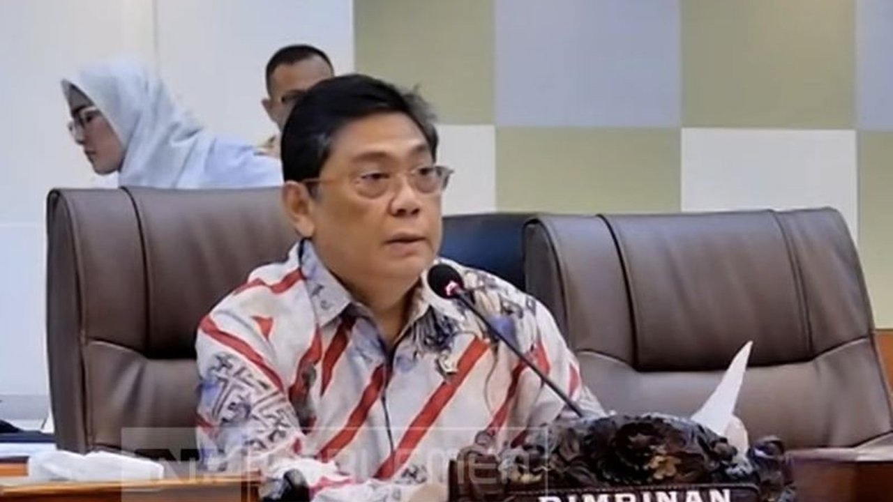 Komisi I DPR RI mengundang tiga pakar untuk memberikan masukan terkait revisi UU TNI tahun 2004 guna mencegah polemik seperti yang terjadi pada UU Cipta Kerja.