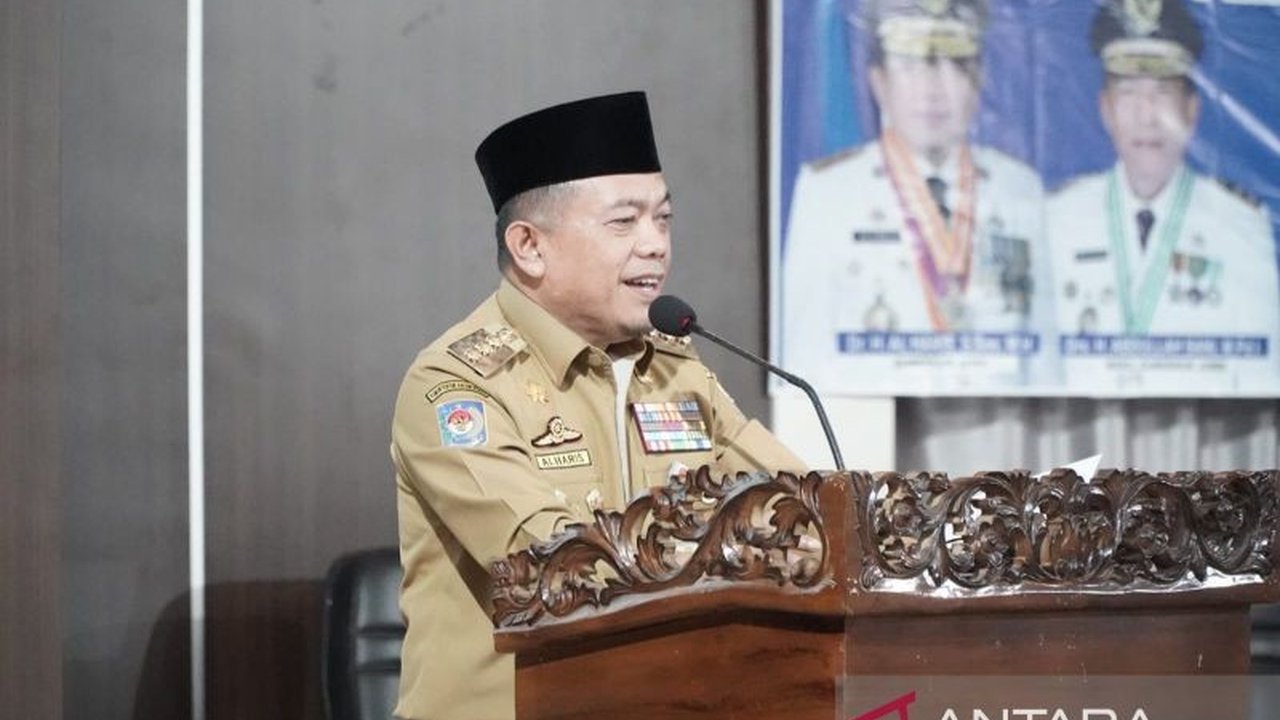 Gubernur Jambi, Al Haris, berupaya percepat penyelesaian Participating Interest (PI) migas 10 persen dari perusahaan migas kepada Pemda, dengan Kementerian ESDM menargetkan penyelesaian dalam waktu satu bulan.