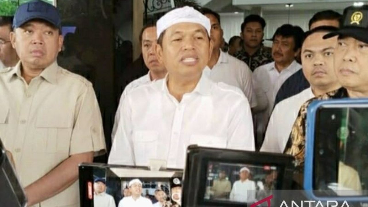 Gubernur Jabar, Dedi Mulyadi, ajukan rencana optimalisasi Bandara Kertajati kepada Menhub dan Menteri ATR, termasuk pemanfaatannya untuk jemaah haji dan umrah, serta pembangunan asrama haji di sekitarnya.