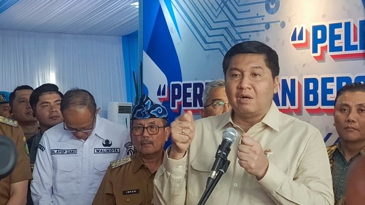 Menteri Perumahan Rakyat berjanji akan memasukkan pengembang perumahan subsidi yang membangun rumah berkualitas buruk ke dalam daftar hitam untuk melindungi masyarakat.