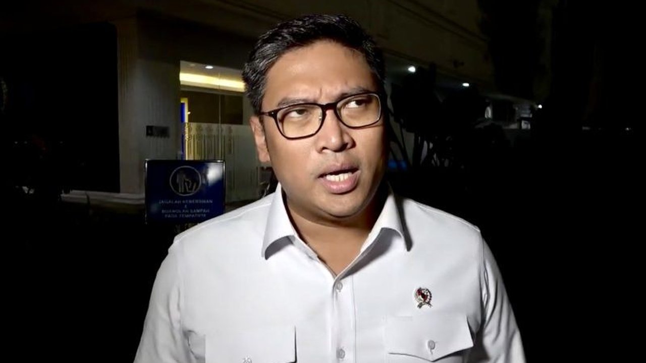 Kedatangan 3.000 sapi perah dari Australia menandai langkah Indonesia menuju swasembada susu, ditargetkan 200.000 sapi impor hingga 2025 untuk penuhi kebutuhan dalam negeri.