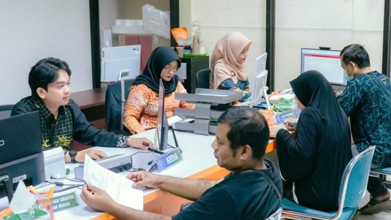 Realisasi investasi di Bontang pada 2024 mencapai Rp2,7 triliun, didorong oleh penanaman modal dalam negeri (PMDN) yang mencapai Rp2,5 triliun, menciptakan lapangan kerja baru dan meningkatkan perekonomian daerah.