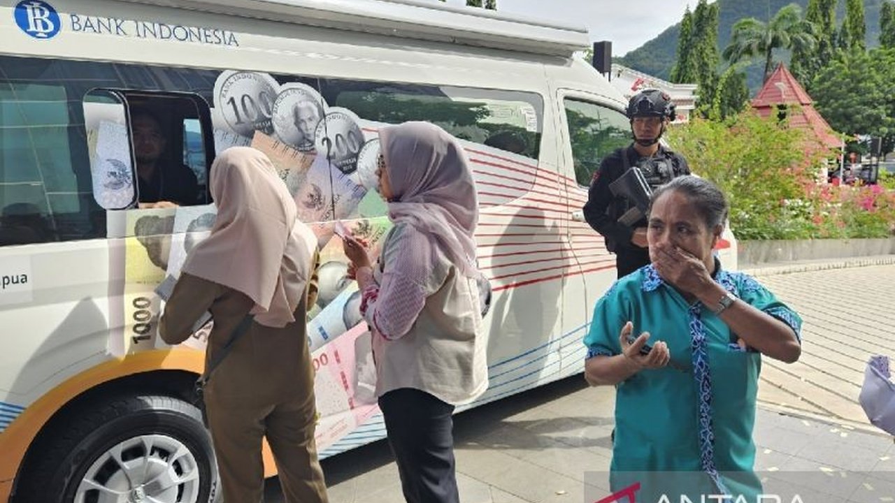 Bank Indonesia Papua membuka 10 titik layanan penukaran uang di Jayapura dan 3 masjid untuk mempermudah masyarakat menukarkan uang menjelang hari raya, dengan total uang tunai mencapai Rp14,3 miliar.