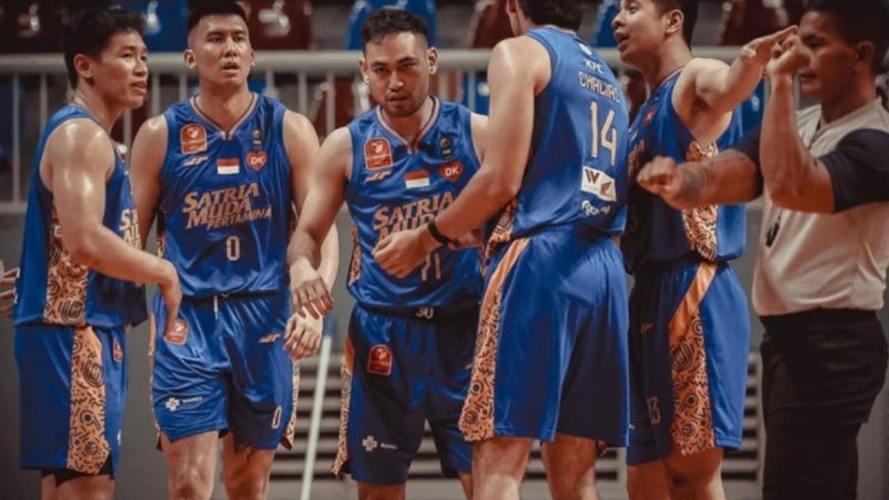 Pelatih Satria Muda Pertamina Jakarta, Youbel Sondakh, memuji penampilan apik para pemainnya, termasuk pemain muda, dalam laga uji coba IBL 2025,  menjelang pertandingan lanjutan melawan Tangerang Hawks dan Pelita Jaya.