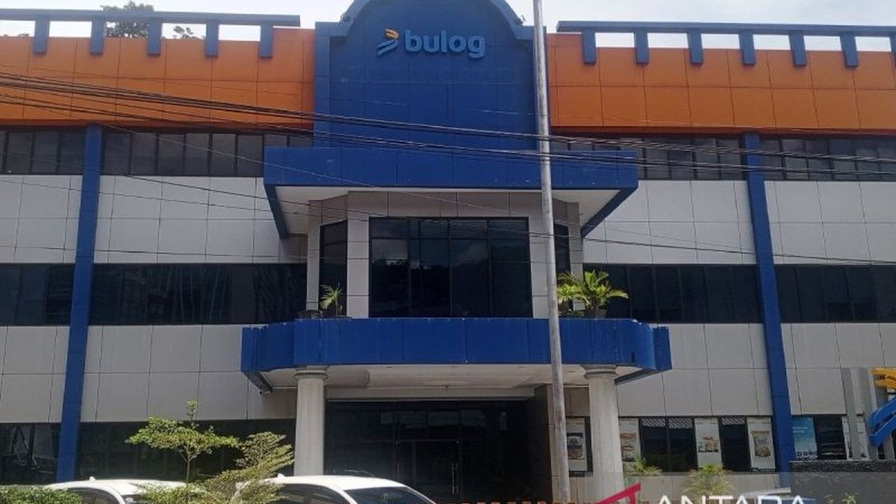 Perum Bulog memastikan stok beras di Papua dan Papua Barat aman hingga delapan bulan ke depan, mencukupi kebutuhan masyarakat termasuk selama Ramadhan.