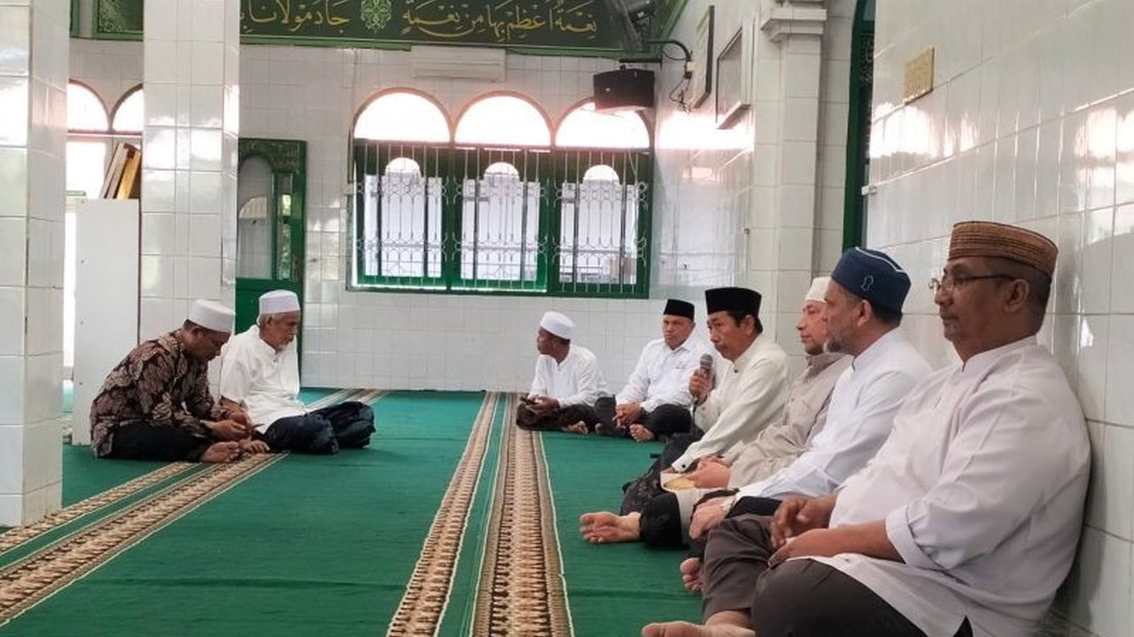 Panitia Haul Guru Tua ke-57 menetapkan tanggal 12 April 2025 sebagai puncak peringatan wafatnya pendiri Alkhairaat, dengan berbagai rangkaian kegiatan untuk memperingati tokoh penting penyebar Islam di Indonesia Timur.