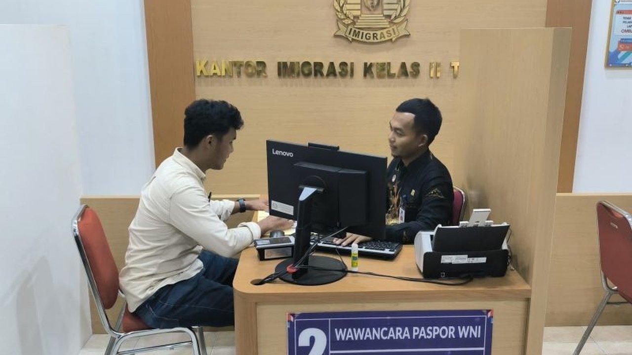 Direktorat Jenderal Imigrasi menyesuaikan jadwal layanan selama Ramadhan 1446 H, tetap memberikan pelayanan maksimal dengan jam operasional baru yang mengikuti kebijakan pemerintah.