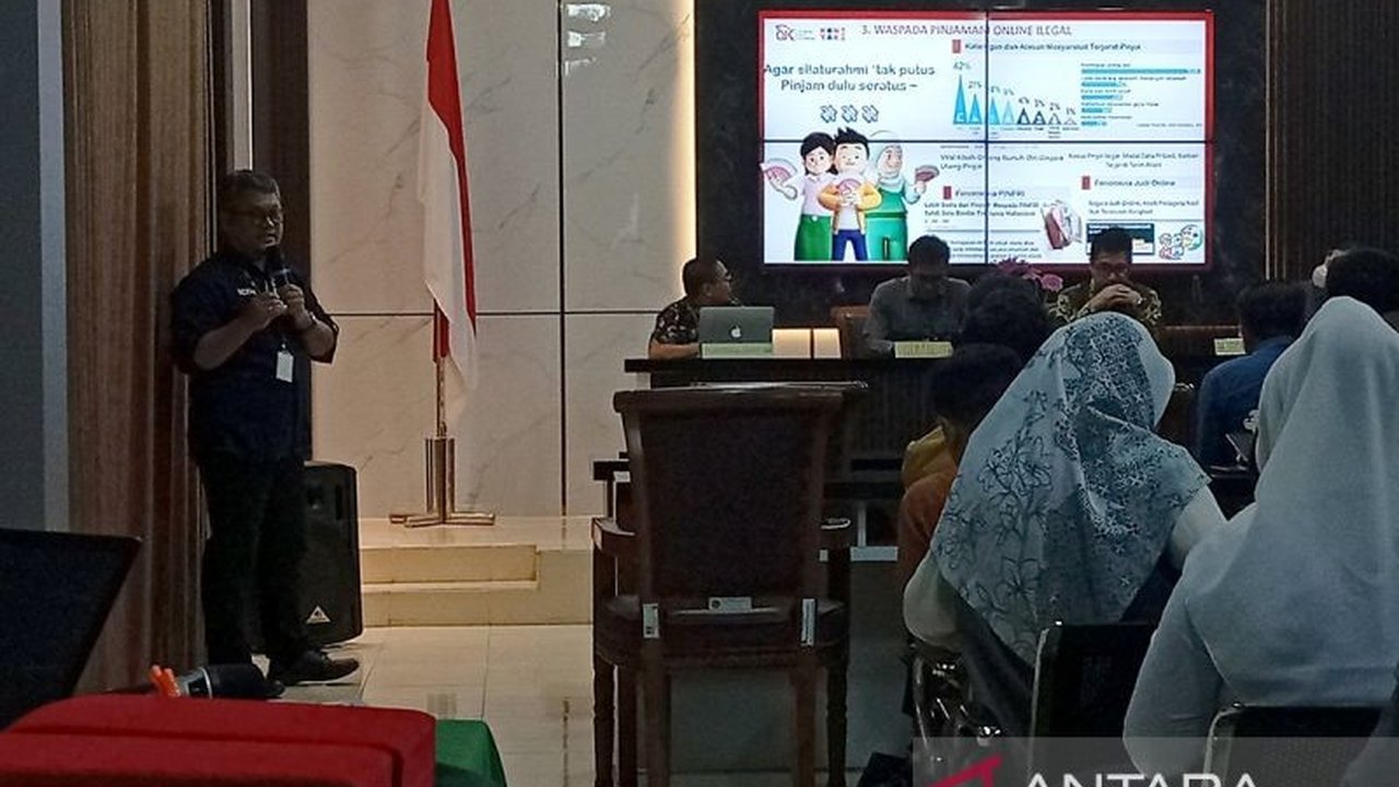 OJK dan Dinkominfo Banyumas memberikan sosialisasi di Pengadilan Negeri Purwokerto tentang bahaya pinjaman online (pinjol) ilegal dan judi online (judol) untuk melindungi masyarakat dari praktik-praktik yang merugikan tersebut.