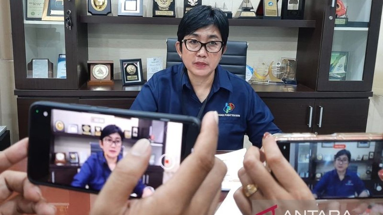 Badan Pusat Statistik Kepri berinovasi dengan memaksimalkan sistem kerja daring untuk efisiensi anggaran, tetap optimal dalam menjalankan tugas, termasuk persiapan sensus ekonomi 2026.