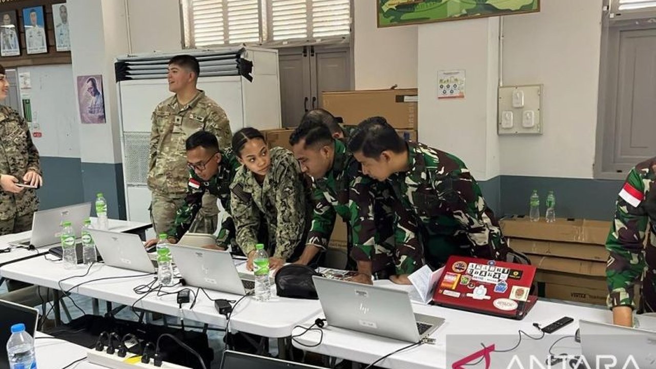 Lima perwira TNI Angkatan Laut meningkatkan kemampuan navigasi dan kerjasama internasional dalam Latihan Gabungan Cobra Gold 25 di Thailand, memperkuat hubungan bilateral.