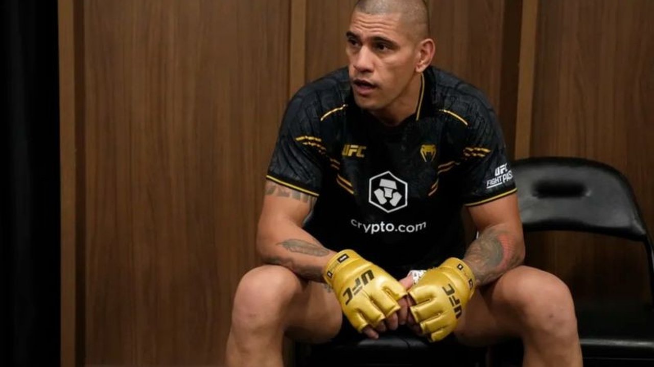 Juara UFC kelas berat ringan, Alex Pereira, menantang Magomedov Ankalaev untuk bertaruh US$200.000 untuk amal jika kalah dalam pertandingan UFC 313 di Las Vegas.