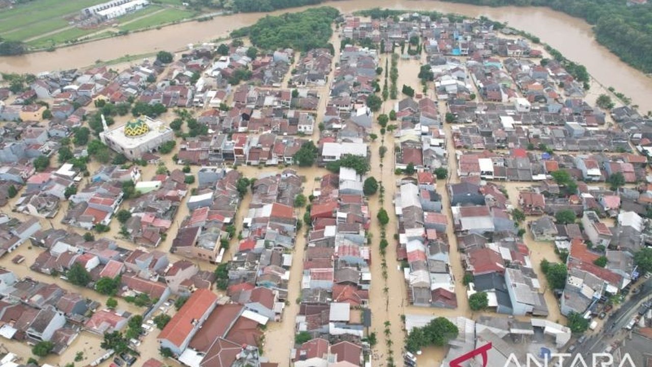 Banjir Bekasi: Ketinggian Air Capai 3 Meter, Ratusan Rumah Terendam