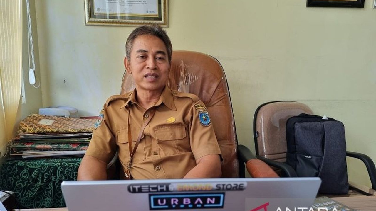 Pemerintah Provinsi Papua Barat sedang mempercepat penerbitan peraturan gubernur (pergub) tentang rencana aksi pembangunan perkebunan kelapa sawit berkelanjutan periode 2024-2026 untuk pengelolaan sawit yang ramah lingkungan dan berkelanjutan.