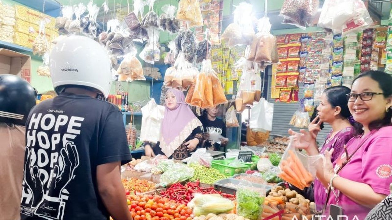 Badan Pengawas Obat dan Makanan (BPOM) membagikan tips memilih pangan segar seperti daging, telur, ikan, dan sayur agar tetap sehat selama Ramadhan.  Konsumsi makanan aman dan bergizi untuk puasa tetap produktif!