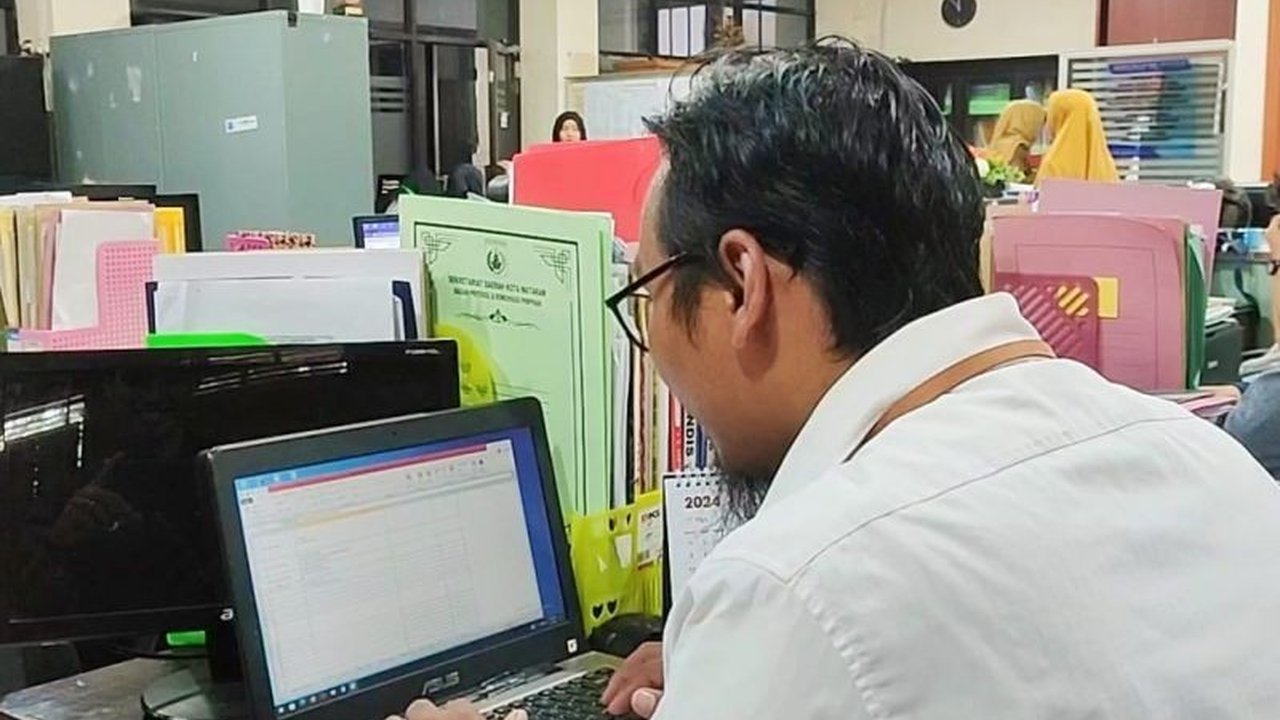 Pemkot Mataram menilai penerapan sistem kerja WFA bagi ASN belum mendesak, menunggu regulasi resmi dari pemerintah pusat dan menilai sistem WFO masih lebih efektif.