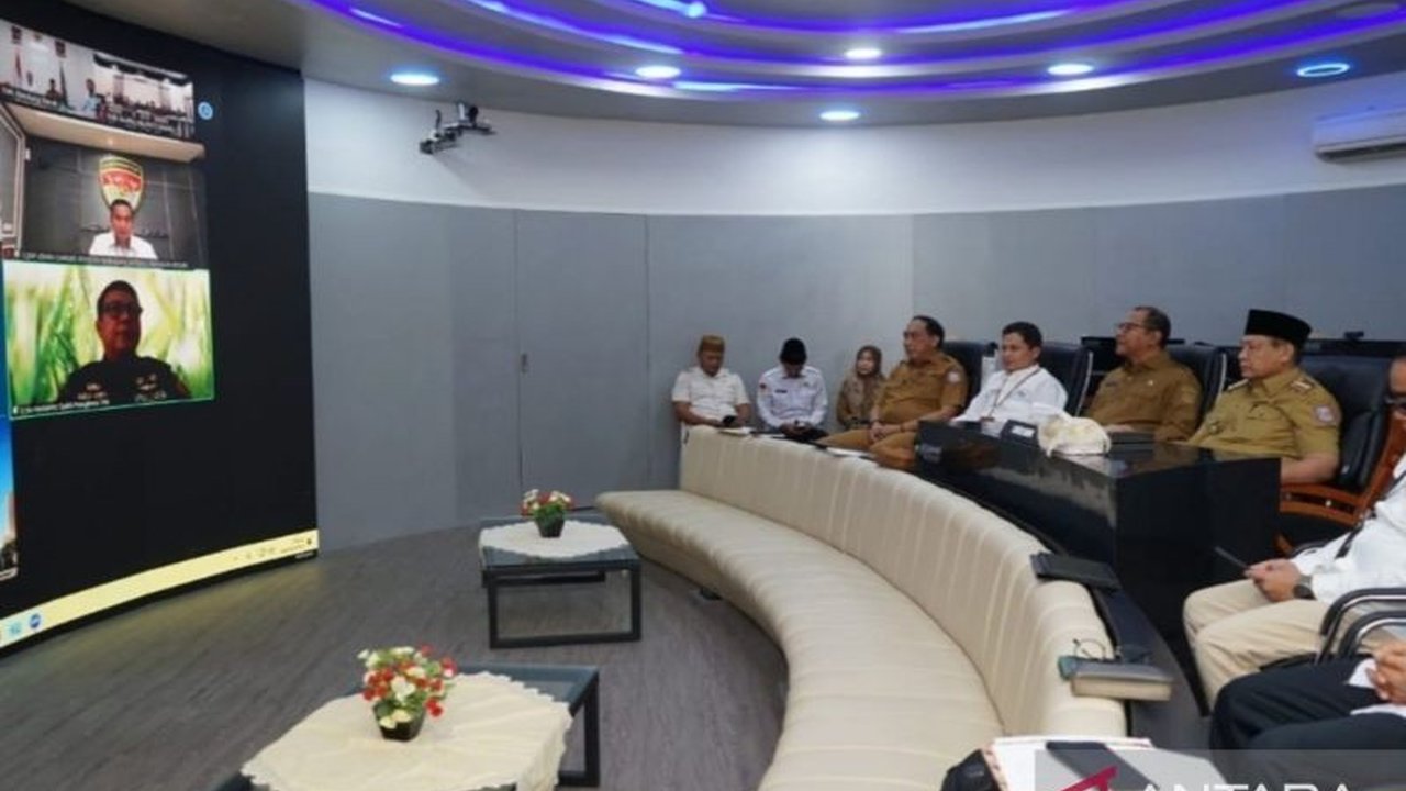 Pemerintah Provinsi Gorontalo meminta masyarakat tidak panik meskipun terjadi inflasi 0,10 persen, karena angka tersebut masih dalam batas aman dan langkah pengendalian harga sedang dilakukan.