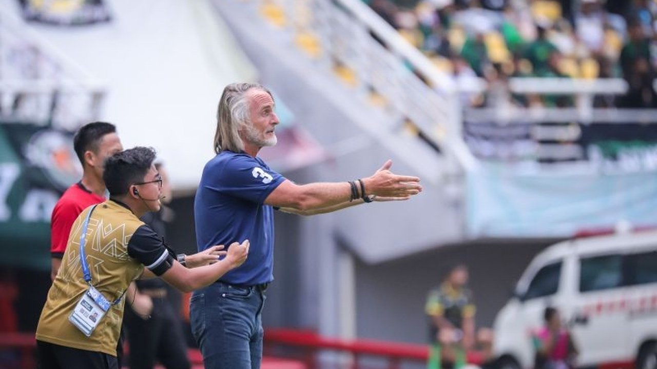 Pelatih Dewa United, Jan Olde Riekerink, mengingatkan timnya untuk tidak meremehkan Semen Padang meskipun menang besar 8-1 di putaran pertama Liga 1 Indonesia.