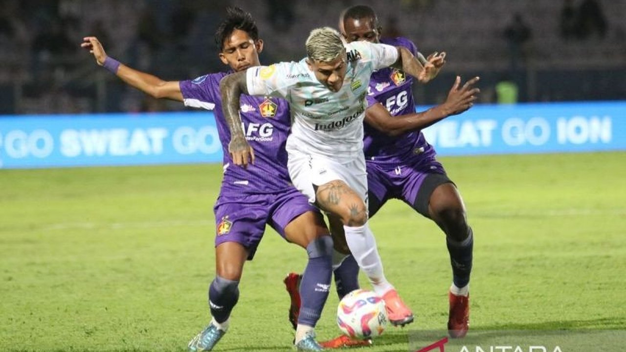 Persib Bandung berambisi mengakhiri tiga laga tanpa kemenangan saat menjamu Persik Kediri di Stadion Gelora Bandung Lautan Api, Rabu malam, meskipun mengakui sulitnya pertandingan.