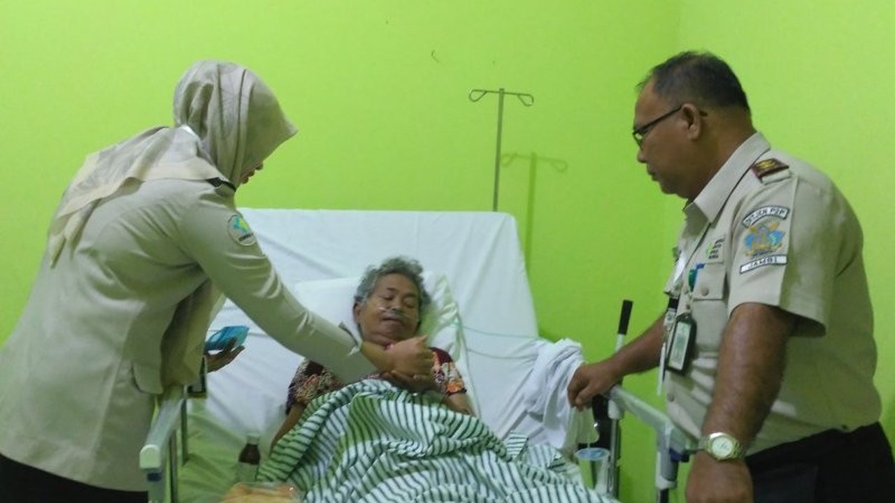 Berita terkini seputar kesehatan ginjal, teknologi robot penadap karet dari China, kembalinya penyanyi Audy, serta review motor QJMOTOR terbaru.