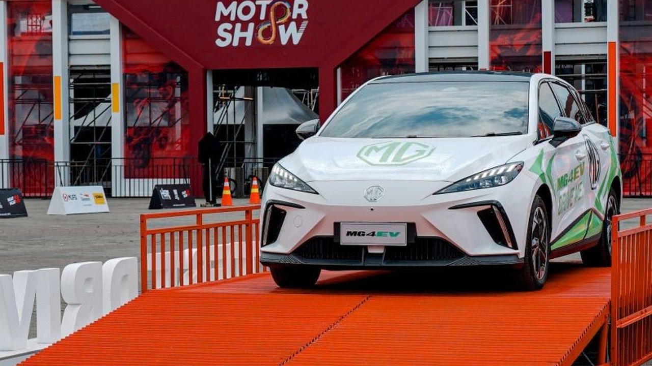 IIMS 2025 catat penjualan MG Motor didominasi 80 persen oleh kendaraan listrik,  menunjukkan potensi besar pasar otomotif ramah lingkungan di Indonesia.