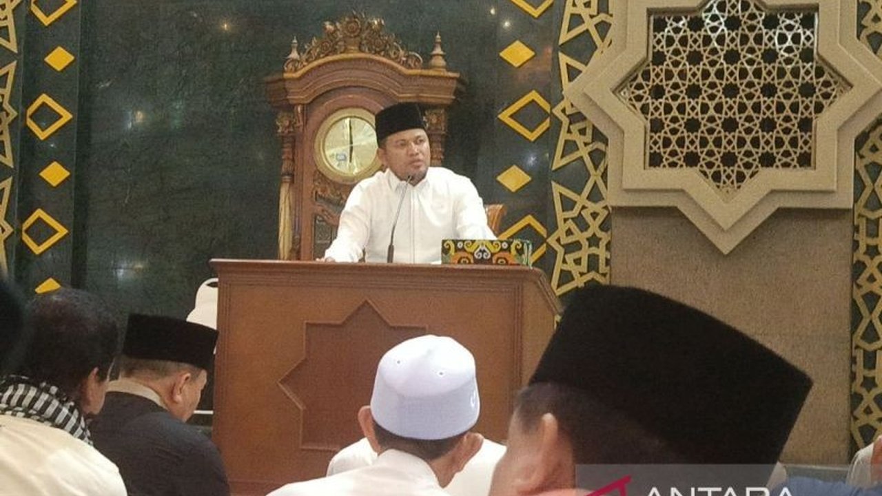 Gubernur Kaltim, Rudy Mas'ud, dalam Safari Ramadhannya mengumumkan program pendidikan gratis 'Gratispol' hingga perguruan tinggi, disambut antusiasme tinggi pelajar Samarinda.