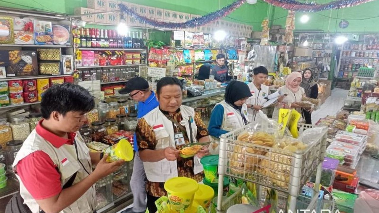 Pemerintah Kota Pekalongan mengingatkan masyarakat untuk berhati-hati saat berbelanja makanan dan minuman menjelang Lebaran 2025 guna menghindari produk yang tidak layak konsumsi.
