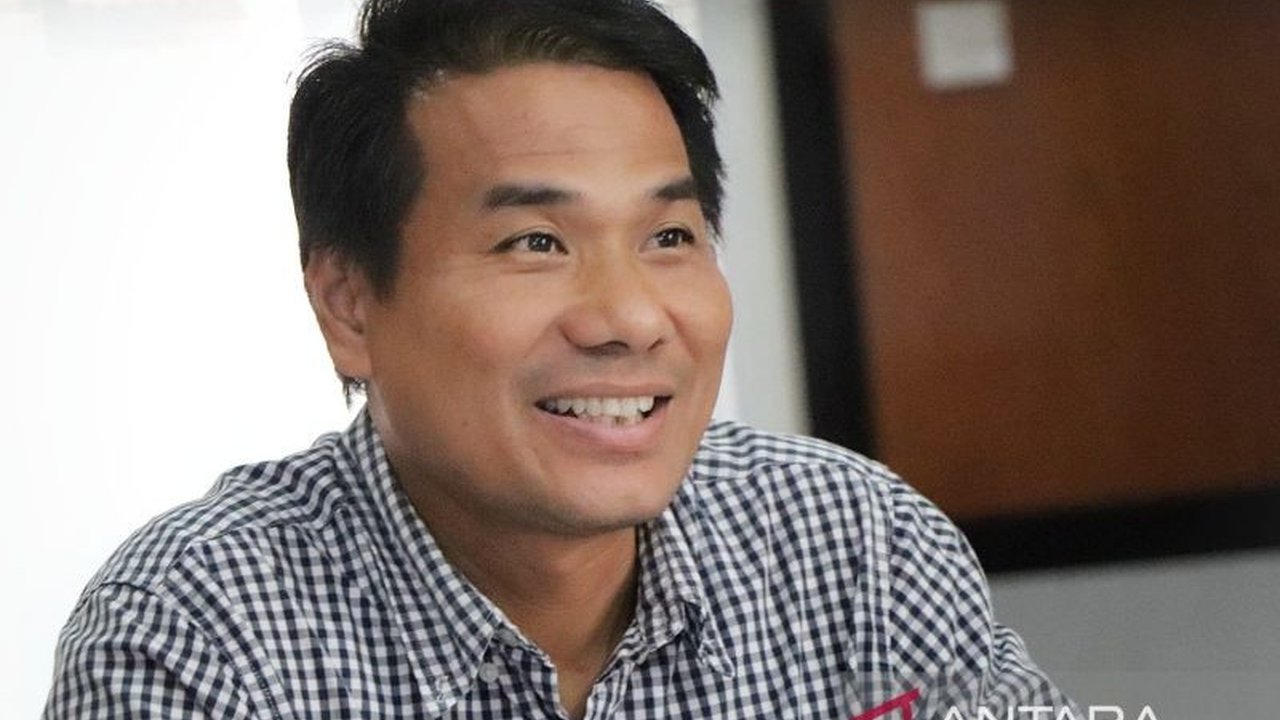 Guru Besar Ilmu Politik Universitas Andalas mengingatkan penyelenggara pemilu untuk mengantisipasi politik uang menjelang Pemungutan Suara Ulang (PSU) di sejumlah daerah setelah Lebaran 2025, terutama dengan maraknya praktik bagi-bagi sembako.