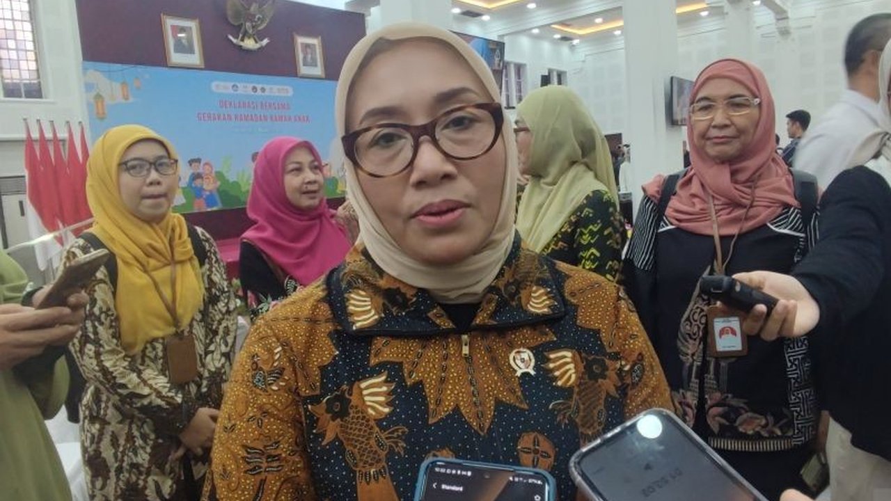 KemenPPPA berkomitmen memenuhi kebutuhan perempuan dan anak yang terdampak banjir di Bekasi, menyalurkan bantuan spesifik berdasarkan usia dan melakukan pemantauan lapangan.