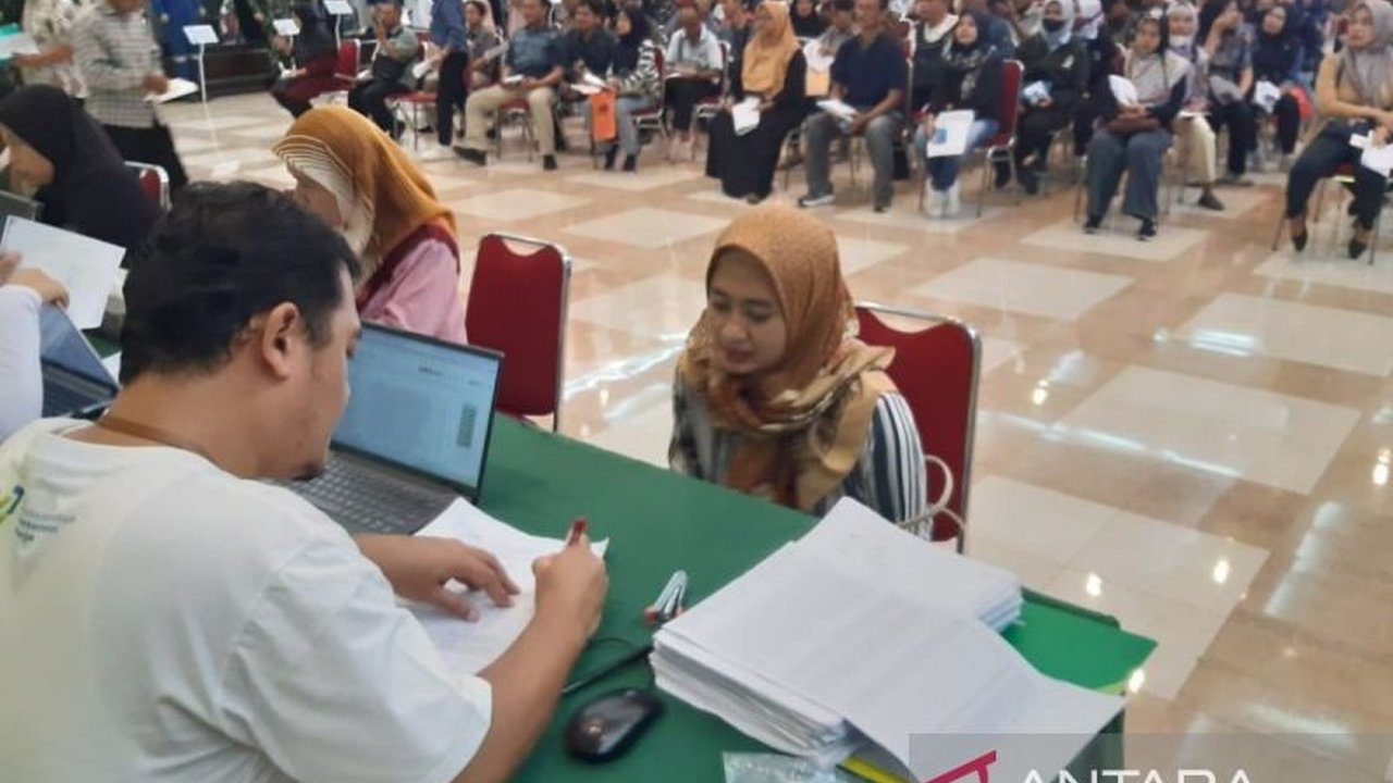 BPJS Ketenagakerjaan di Sukoharjo mulai mencairkan Jaminan Hari Tua (JHT) eks-karyawan Sritex senilai Rp129 miliar, proses pemberkasan diperkirakan selesai dalam 8 hari.