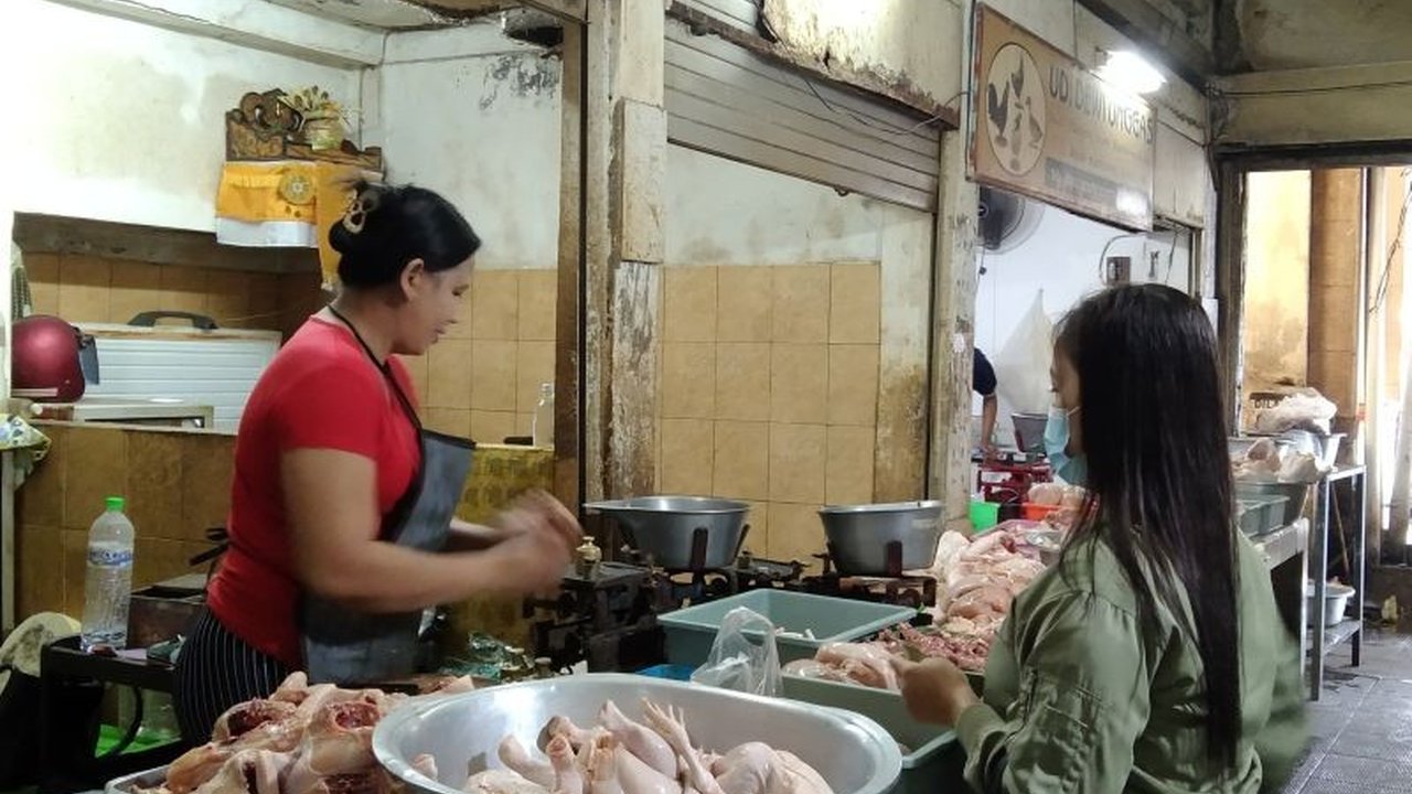 Bank Indonesia (BI) Provinsi Bali mendorong efisiensi rantai pasok, terutama jagung, untuk mencegah lonjakan harga daging ayam dan telur menjelang hari besar keagamaan.