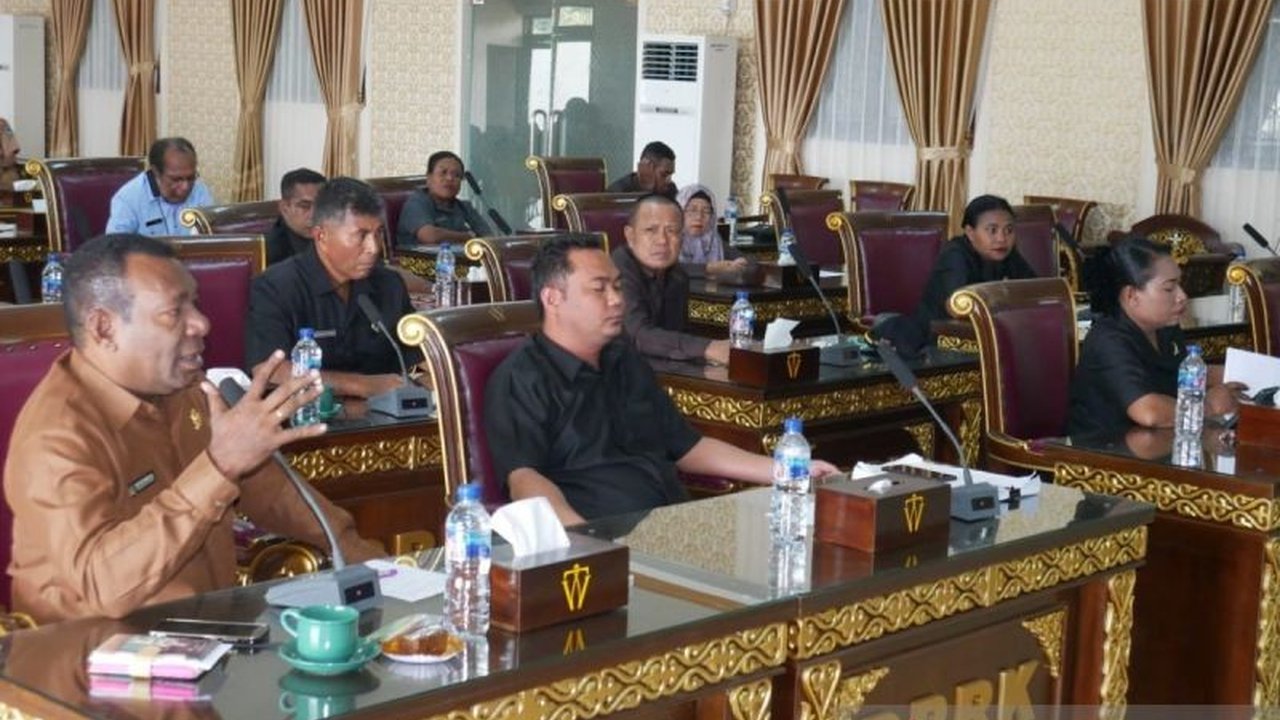 DPRK Teluk Wondama mengusulkan penambahan dokter spesialis kandungan di RSUD Alberth Torey untuk meningkatkan pelayanan kesehatan ibu hamil, menyusul tingginya angka kematian ibu hamil akibat keterbatasan akses layanan medis.