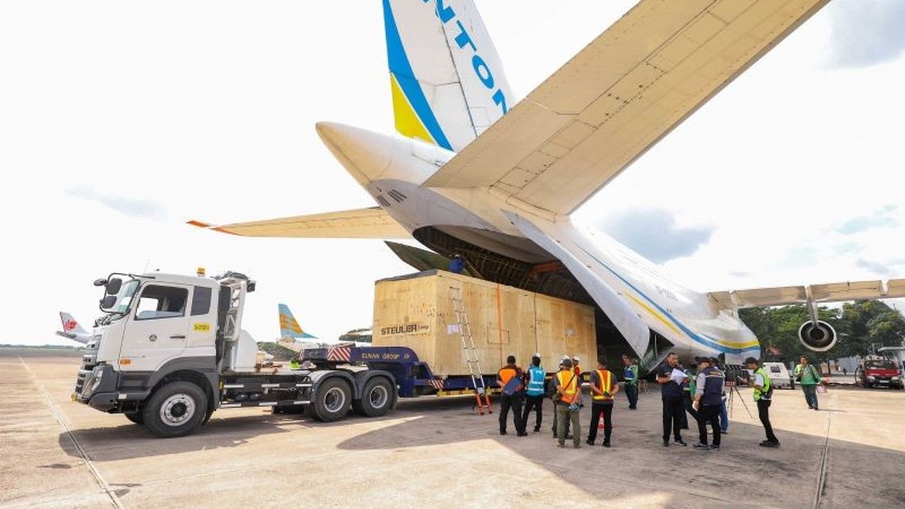 PT Freeport Indonesia (PTFI) kerahkan pesawat kargo Antonov dan Boeing 747 untuk percepat perbaikan smelter di Gresik pasca kebakaran,  menargetkan produksi kembali berjalan segera.