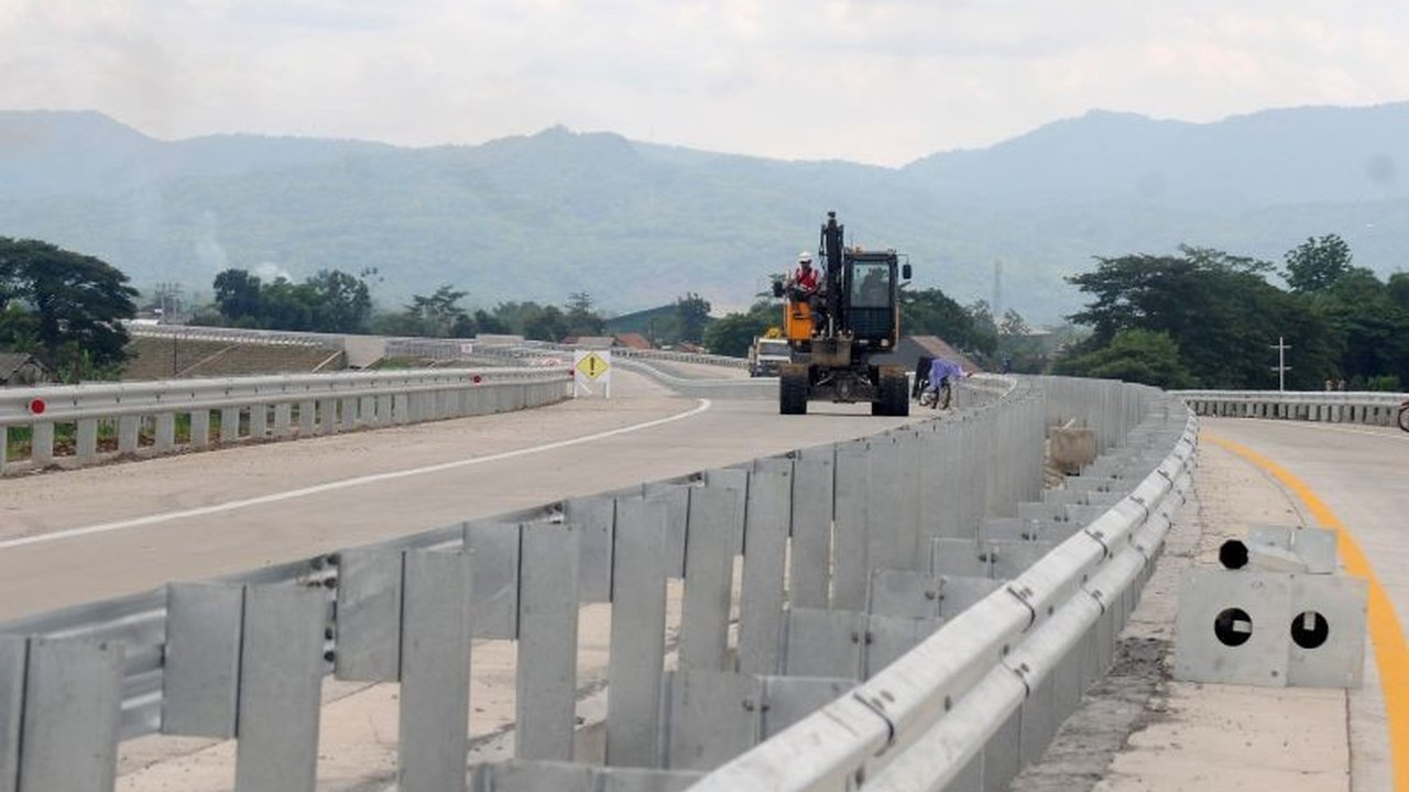 PT Adhi Karya meminta dukungan DPR untuk mendapatkan Penyertaan Modal Negara (PMN) guna melanjutkan pembangunan Tol Jogja-Solo, Tol Jogja-Bawen, dan menyelesaikan tagihan proyek LRT Jabodebek.