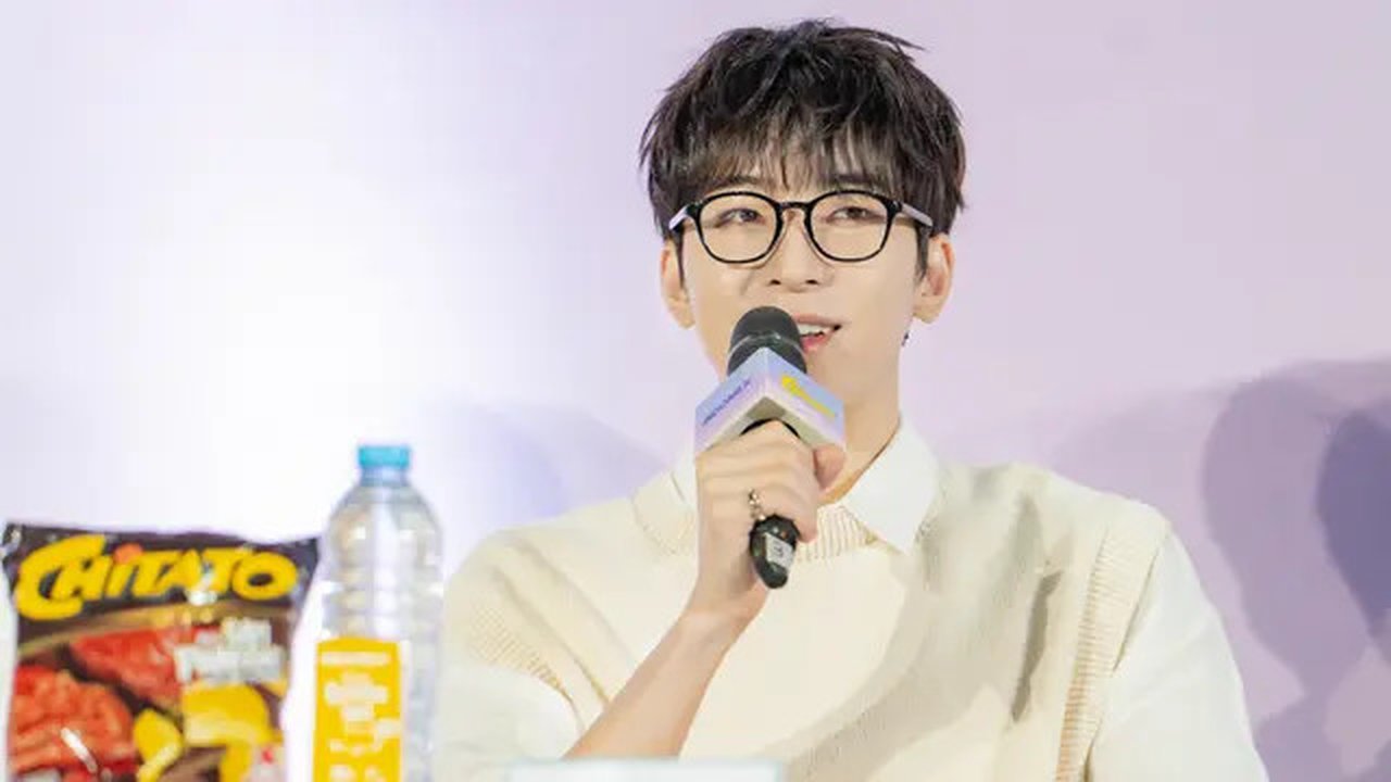 WONWOO SEVENTEEN saat jumpa pers Meet and Greet Indomilk & Chitato di Beach City International Stadium, Jakarta Utara, 17 Desember 2024. (dok. PR)