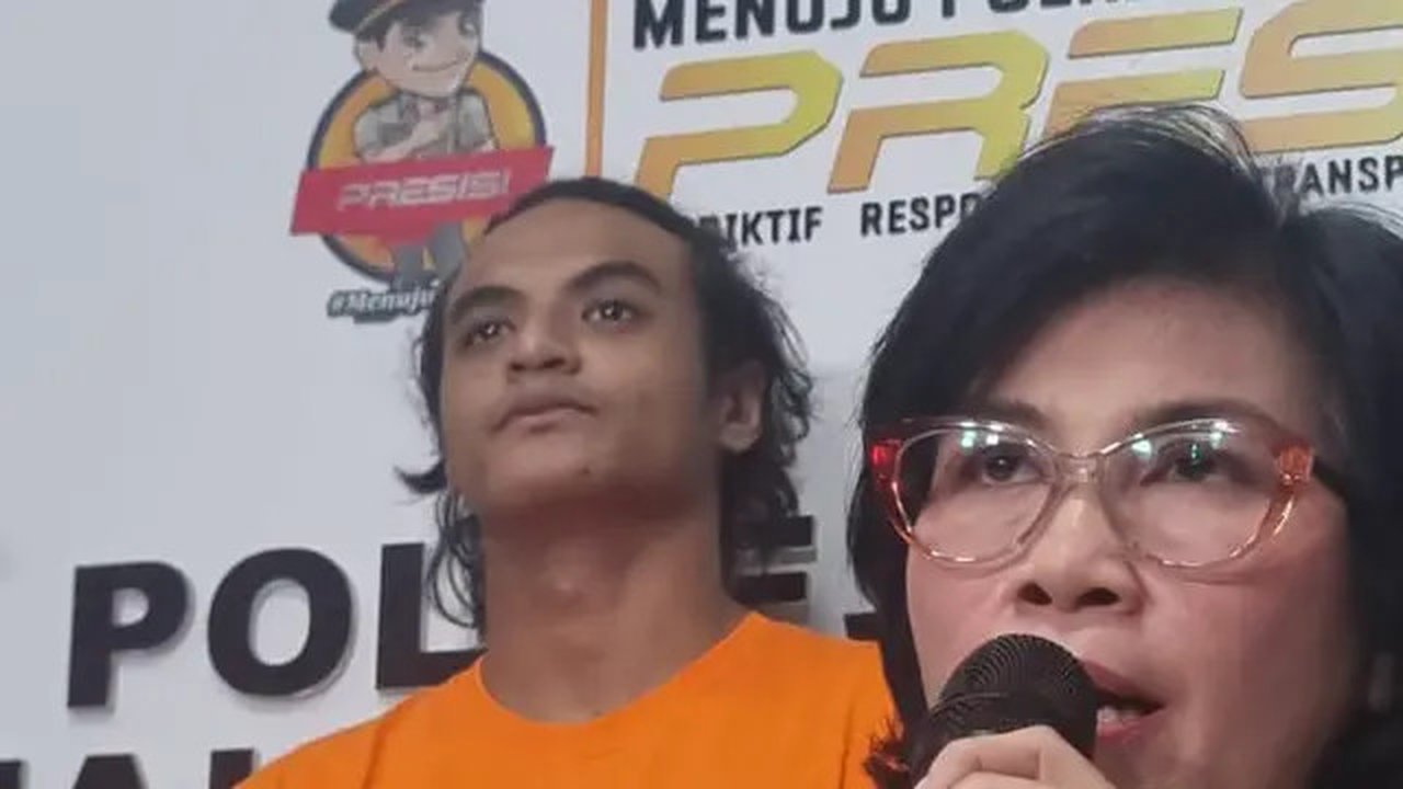 Vadel Badjideh di Polres Metro Jakarta Selatan saat polisi merilis perkara kasus yang membuatnya ditetapkan sebagai tersangka atas laporan Nikita Mirzani. (Dok. via M. Altaf Jauhar)