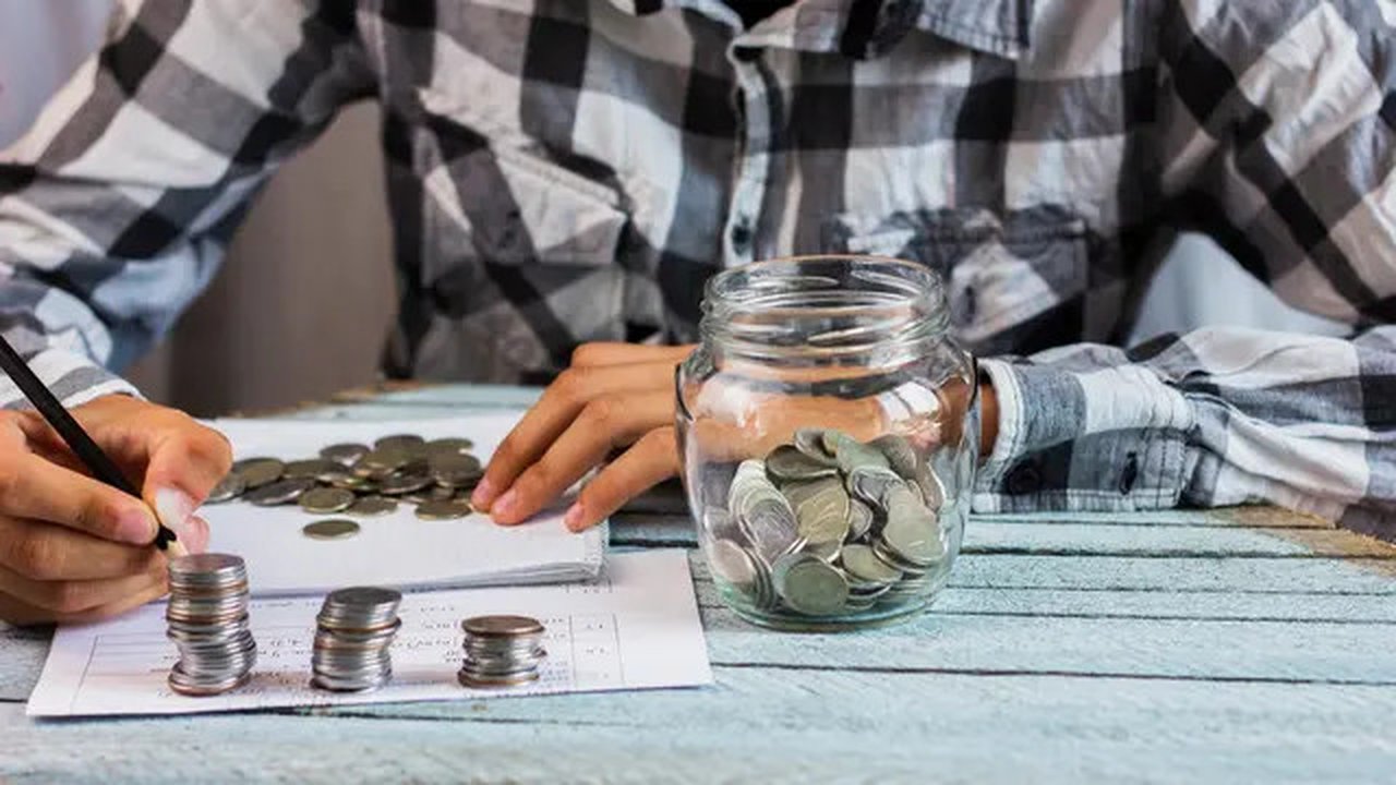 Ilustrasi zakat mal. (Image by Freepik)