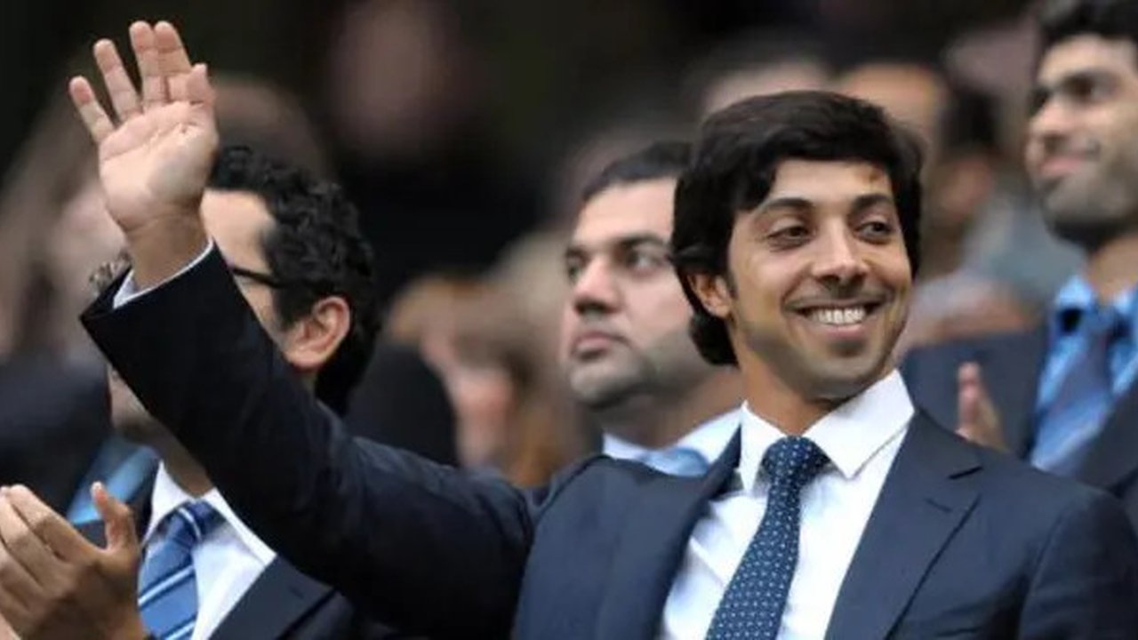 Pemilik Manchester City asal Uni Emirat Arab, Sheikh Mansour. (AFP/Andrew Yates)