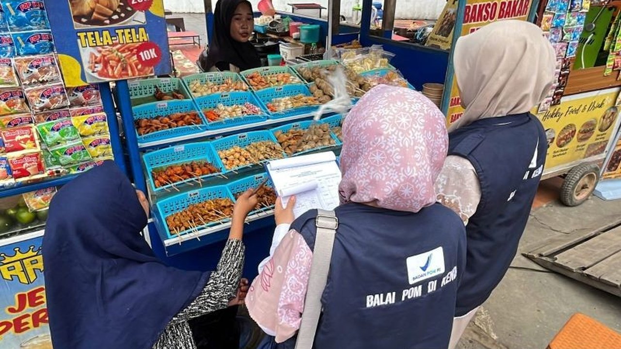 BPOM Kendari gencar awasi jajanan takjil Ramadhan di Kendari, Sultra, guna memastikan keamanan pangan dan memberikan edukasi kepada pelaku usaha.